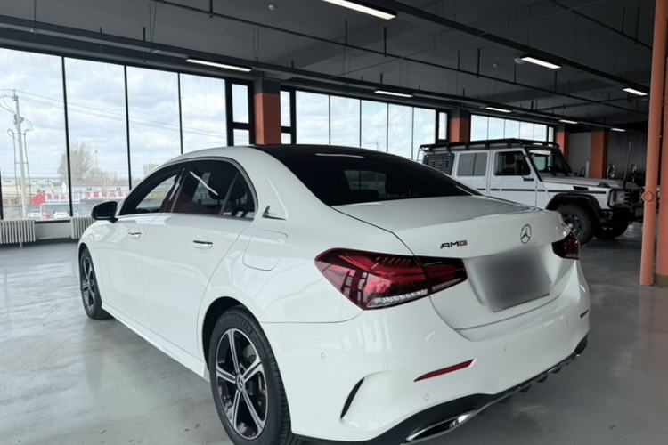 Used Mercedes-Benz A-Class 2022 Restyled A 200 L Sport Sedan Fashion Version Exterior 9