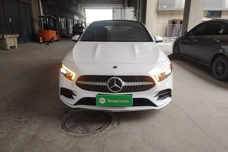 Used Mercedes-Benz A-Class 2022 Revised Version A 200 L Sport Sedan Fashionable Style Front
