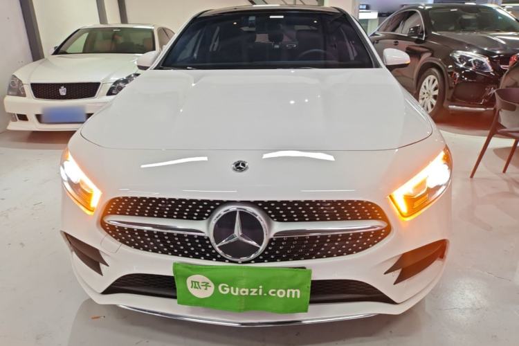 Used Mercedes-Benz A-Class 2022 Revised Version A 200 L Sport Sedan Fashionable Style Front