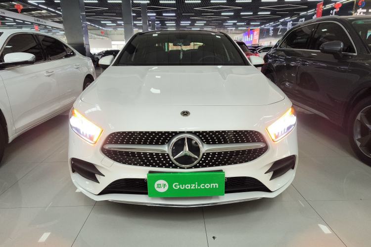 Used Mercedes-Benz A-Class 2022 Revised Version A 200 L Sport Sedan Fashionable Style Front