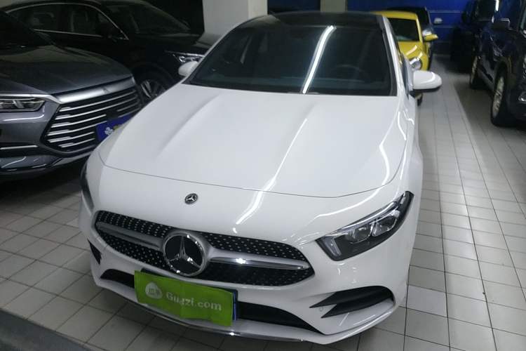 Used Mercedes-Benz A-Class 2022 Revised Version A 200 L Sport Sedan Fashionable Style Front