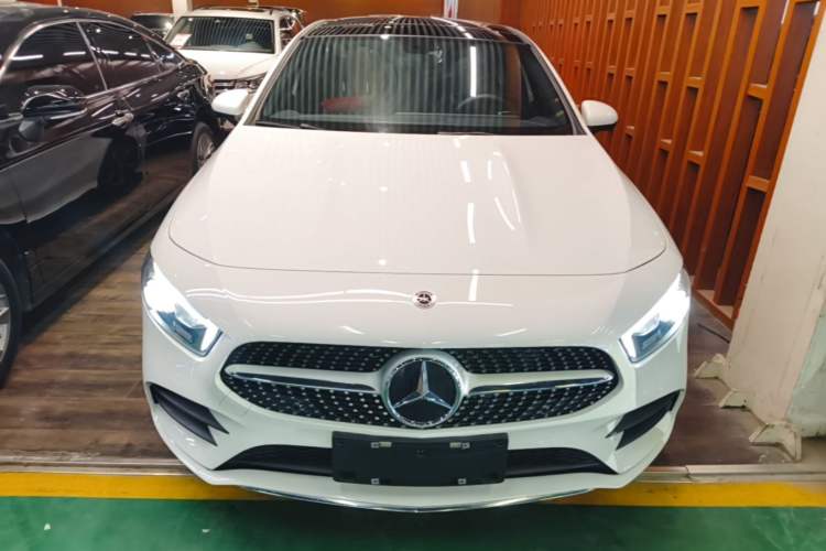 Used Mercedes-Benz A-Class 2022 Revised Version A 200 L Sport Sedan Fashionable Style Front