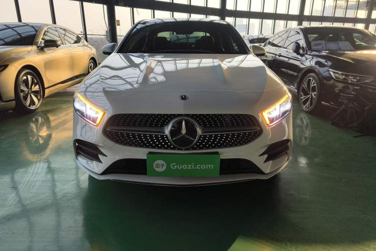 Used Mercedes-Benz A-Class 2022 Revised Version A 200 L Sport Sedan Fashionable Style Front