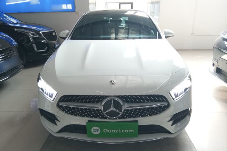 Used Mercedes-Benz A-Class 2022 Revised Version A 200 L Sport Sedan Fashionable Style Front