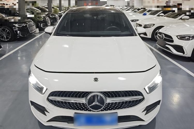 Used Mercedes-Benz A-Class 2022 Revised Version A 200 L Sport Sedan Fashionable Style Front
