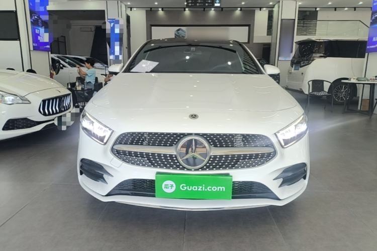 Used Mercedes-Benz A-Class 2022 Revised Version A 200 L Sport Sedan Fashionable Style Front