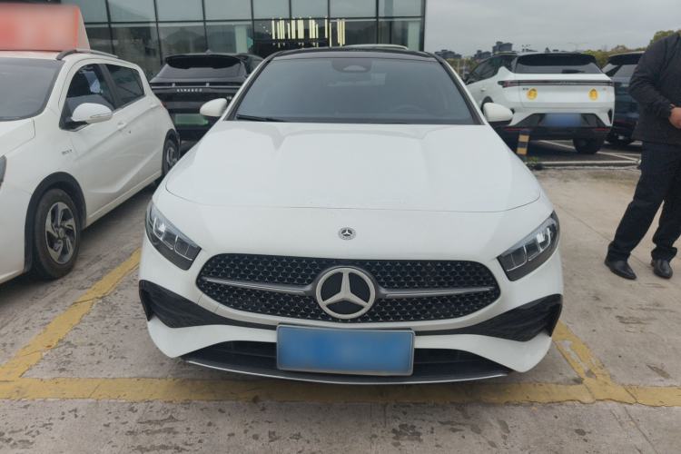 Used Mercedes-Benz A-Class 2022 Revised Version A 200 L Sport Sedan Fashionable Style Front