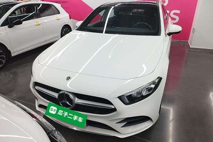 Used Mercedes-Benz A-Class 2022 Revised Version A 200 L Sport Sedan Fashionable Style Front