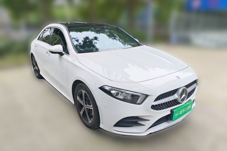 Used Mercedes-Benz A-Class 2022 Revised Version A 200 L Sport Sedan Fashionable Style Front Right 45 Deg