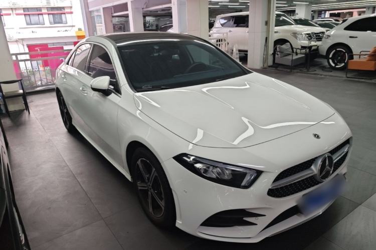Used Mercedes-Benz A-Class 2022 Revised Version A 200 L Sport Sedan Fashionable Style Front Right 45 Deg