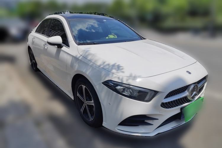 Used Mercedes-Benz A-Class 2022 Revised Version A 200 L Sport Sedan Fashionable Style Front Right 45 Deg