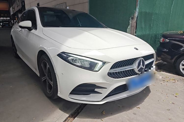 Used Mercedes-Benz A-Class 2022 Revised Version A 200 L Sport Sedan Fashionable Style Front Right 45 Deg