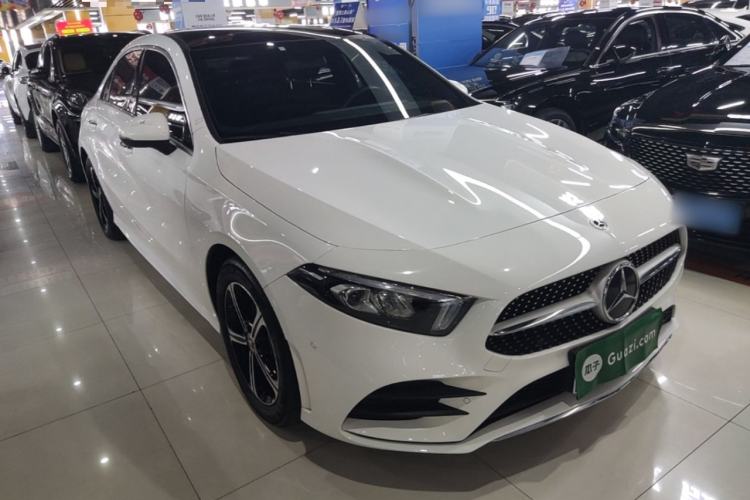 Used Mercedes-Benz A-Class 2022 Revised Version A 200 L Sport Sedan Fashionable Style Front Right 45 Deg