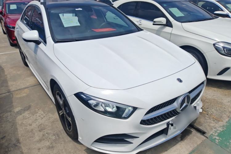 Used Mercedes-Benz A-Class 2022 Revised Version A 200 L Sport Sedan Fashionable Style Front Right 45 Deg
