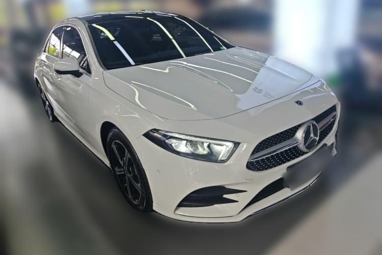 Used Mercedes-Benz A-Class 2022 Revised Version A 200 L Sport Sedan Fashionable Style Front Right 45 Deg