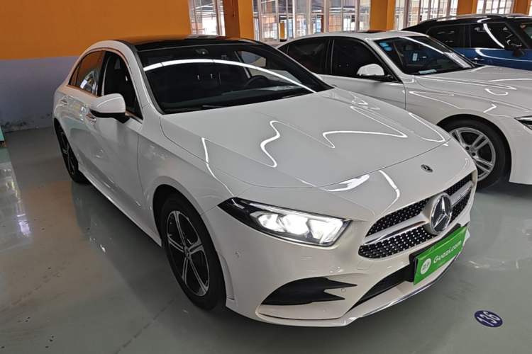 Used Mercedes-Benz A-Class 2022 Revised Version A 200 L Sport Sedan Fashionable Style Front Right 45 Deg