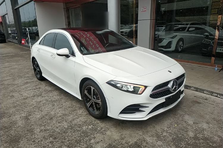 Used Mercedes-Benz A-Class 2022 Revised Version A 200 L Sport Sedan Fashionable Style Front Right 45 Deg