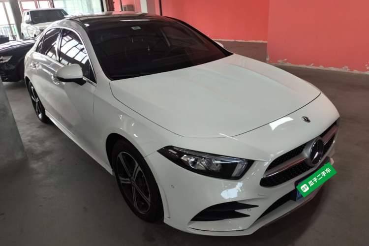 Used Mercedes-Benz A-Class 2022 Revised Version A 200 L Sport Sedan Fashionable Style Front Right 45 Deg