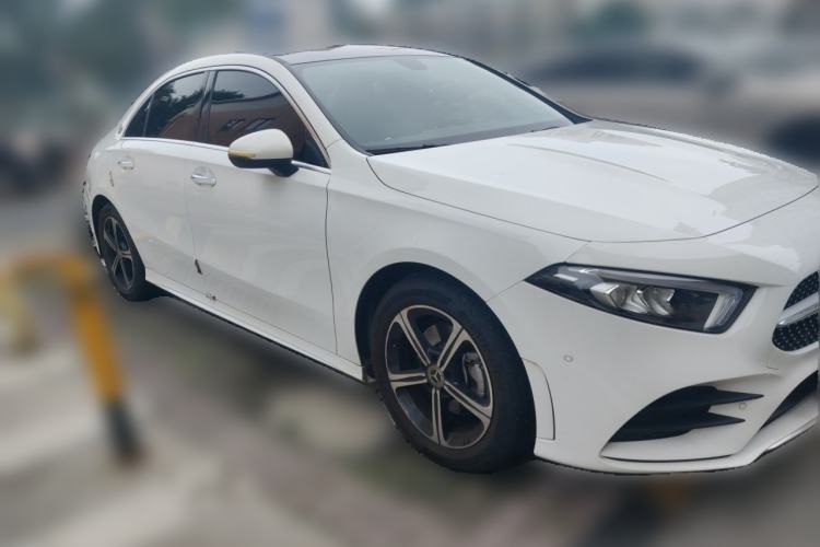 Used Mercedes-Benz A-Class 2022 Revised Version A 200 L Sport Sedan Fashionable Style Front Right 45 Deg