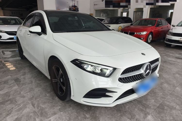 Used Mercedes-Benz A-Class 2022 Revised Version A 200 L Sport Sedan Fashionable Style Front Right 45 Deg