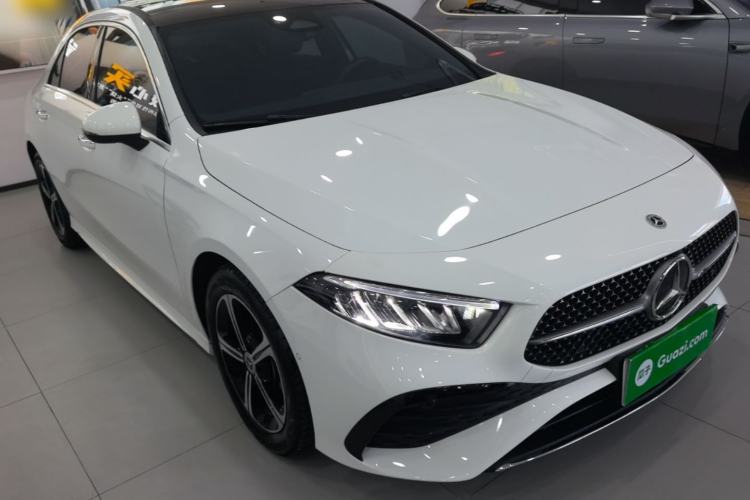Used Mercedes-Benz A-Class 2022 Revised Version A 200 L Sport Sedan Fashionable Style Front Right 45 Deg