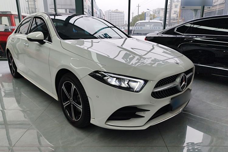 Used Mercedes-Benz A-Class 2022 Revised Version A 200 L Sport Sedan Fashionable Style Front Right 45 Deg