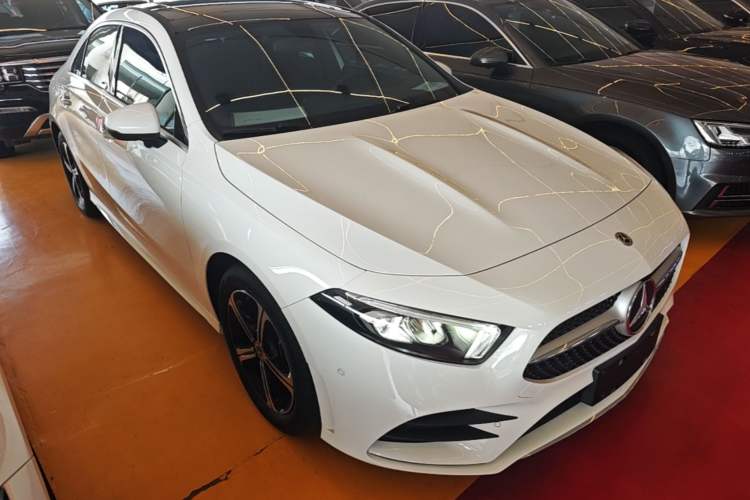 Used Mercedes-Benz A-Class 2022 Revised Version A 200 L Sport Sedan Fashionable Style Front Right 45 Deg