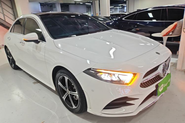 Used Mercedes-Benz A-Class 2022 Revised Version A 200 L Sport Sedan Fashionable Style Front Right 45 Deg