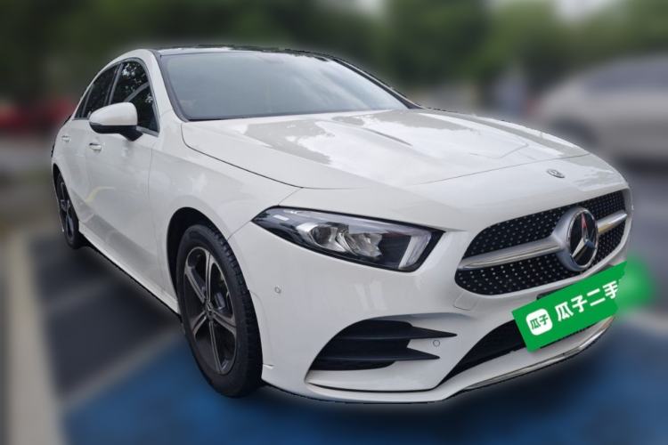 Used Mercedes-Benz A-Class 2022 Revised Version A 200 L Sport Sedan Fashionable Style Front Right 45 Deg