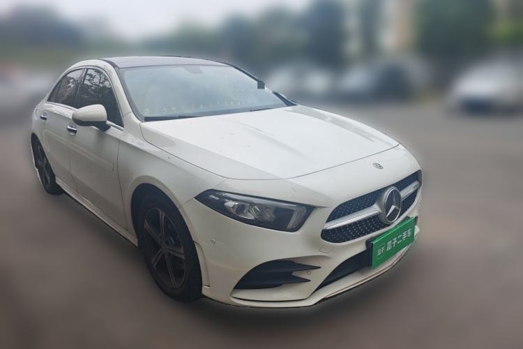 Used Mercedes-Benz A-Class 2022 Revised Version A 200 L Sport Sedan Fashionable Style Front Right 45 Deg
