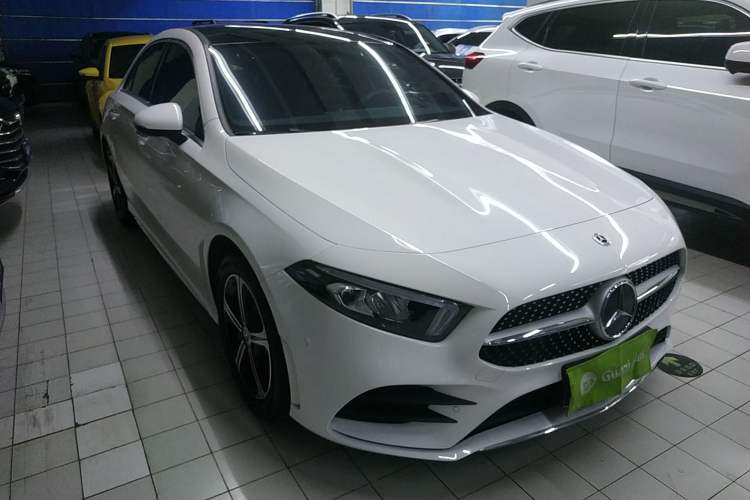 Used Mercedes-Benz A-Class 2022 Revised Version A 200 L Sport Sedan Fashionable Style Front Right 45 Deg