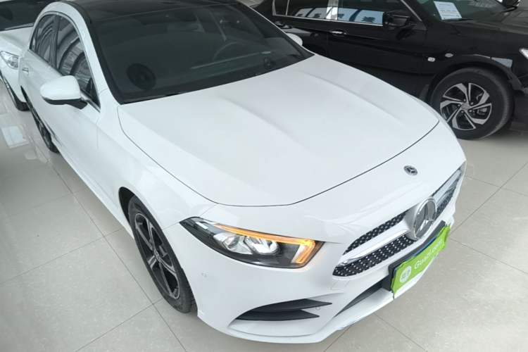Used Mercedes-Benz A-Class 2022 Revised Version A 200 L Sport Sedan Fashionable Style Front Right 45 Deg