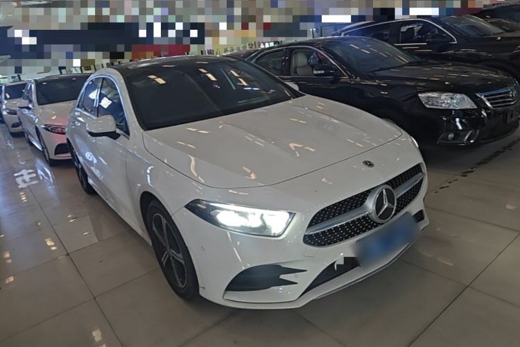 Used Mercedes-Benz A-Class 2022 Revised Version A 200 L Sport Sedan Fashionable Style Front Right 45 Deg