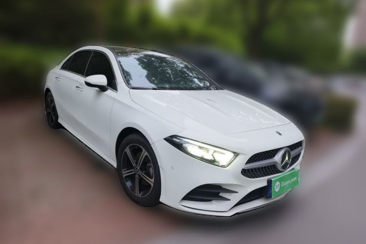 Used Mercedes-Benz A-Class 2022 Revised Version A 200 L Sport Sedan Fashionable Style Front Right 45 Deg