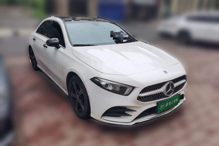 Used Mercedes-Benz A-Class 2022 Revised Version A 200 L Sport Sedan Fashionable Style Front Right 45 Deg