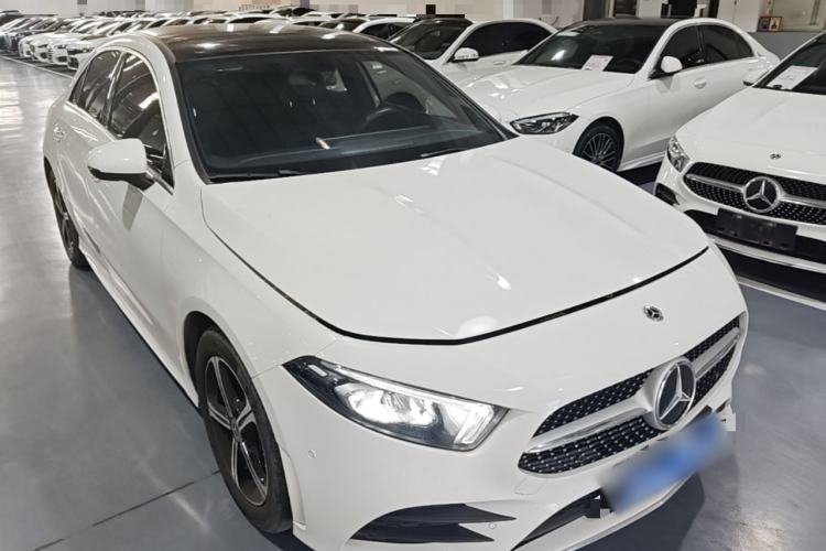 Used Mercedes-Benz A-Class 2022 Revised Version A 200 L Sport Sedan Fashionable Style Front Right 45 Deg