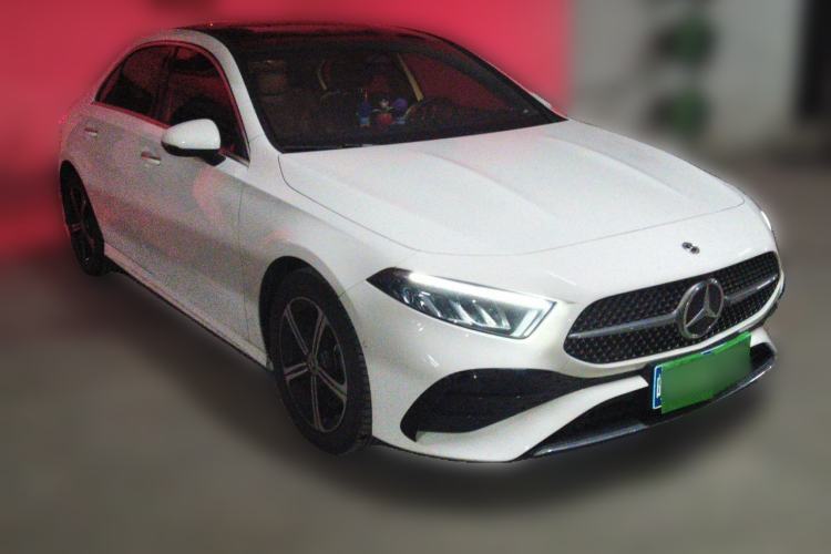 Used Mercedes-Benz A-Class 2022 Revised Version A 200 L Sport Sedan Fashionable Style Front Right 45 Deg