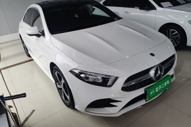 Used Mercedes-Benz A-Class 2022 Revised Version A 200 L Sport Sedan Fashionable Style Front Right 45 Deg