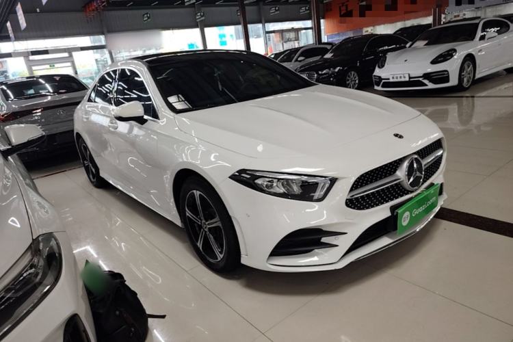 Used Mercedes-Benz A-Class 2022 Revised Version A 200 L Sport Sedan Fashionable Style Front Right 45 Deg
