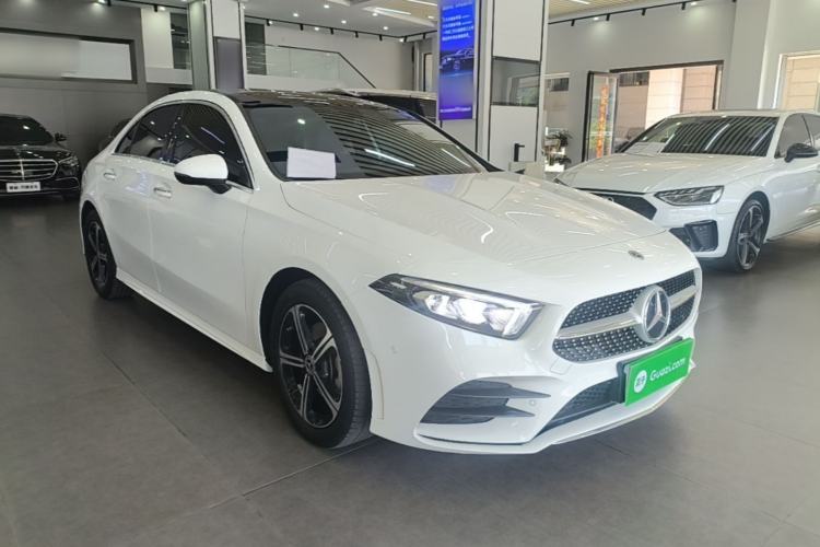 Used Mercedes-Benz A-Class 2022 Revised Version A 200 L Sport Sedan Fashionable Style Front Right 45 Deg