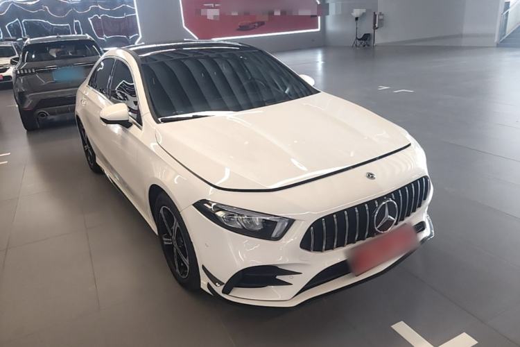 Used Mercedes-Benz A-Class 2022 Revised Version A 200 L Sport Sedan Fashionable Style Front Right 45 Deg