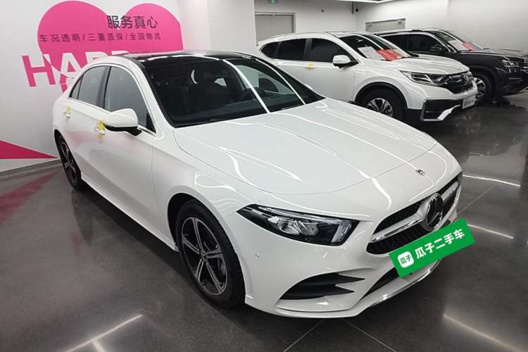 Used Mercedes-Benz A-Class 2022 Revised Version A 200 L Sport Sedan Fashionable Style Front Right 45 Deg