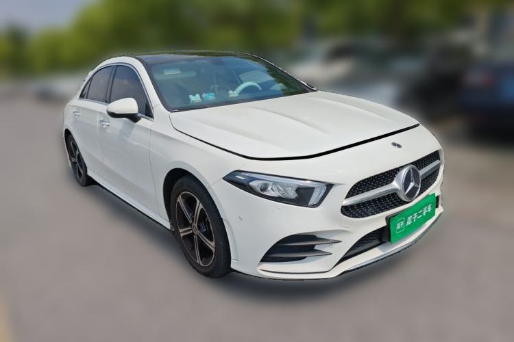 Used Mercedes-Benz A-Class 2022 Revised Version A 200 L Sport Sedan Fashionable Style Front Right 45 Deg