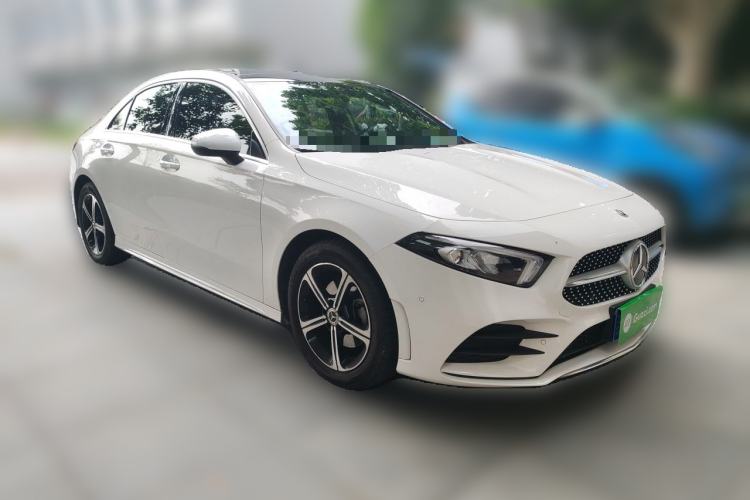 Used Mercedes-Benz A-Class 2022 Revised Version A 200 L Sport Sedan Fashionable Style Front Right 45 Deg