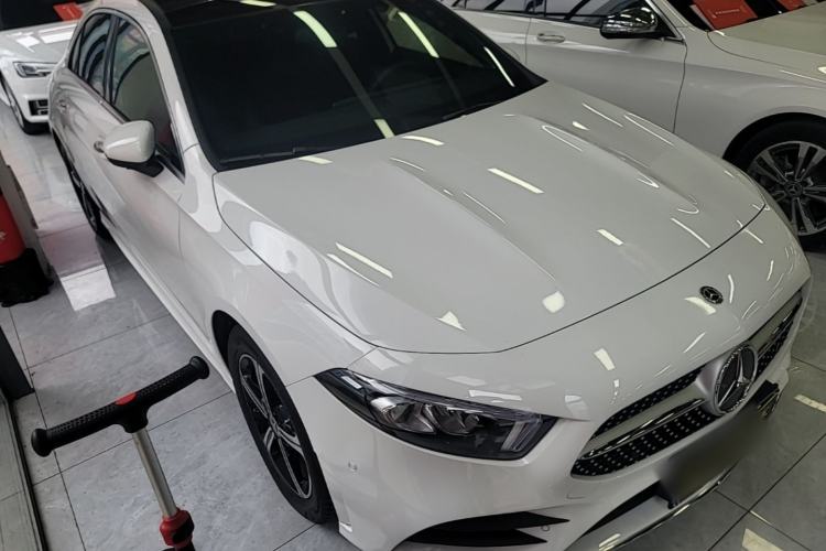 Used Mercedes-Benz A-Class 2022 Revised Version A 200 L Sport Sedan Fashionable Style Front Right 45 Deg