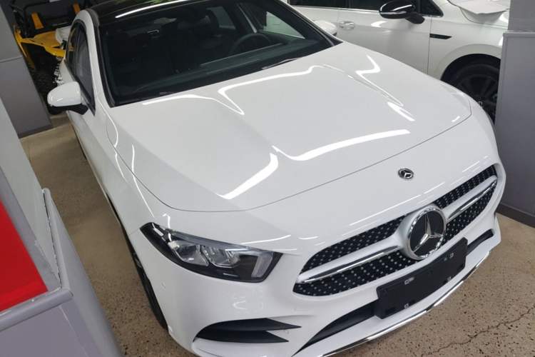 Used Mercedes-Benz A-Class 2022 Revised Version A 200 L Sport Sedan Fashionable Style Front Right 45 Deg