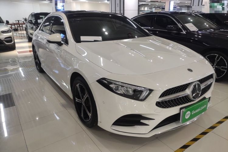 Used Mercedes-Benz A-Class 2022 Revised Version A 200 L Sport Sedan Fashionable Style Front Right 45 Deg