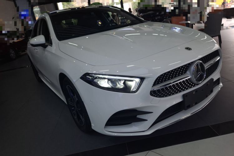 Used Mercedes-Benz A-Class 2022 Revised Version A 200 L Sport Sedan Fashionable Style Front Right 45 Deg