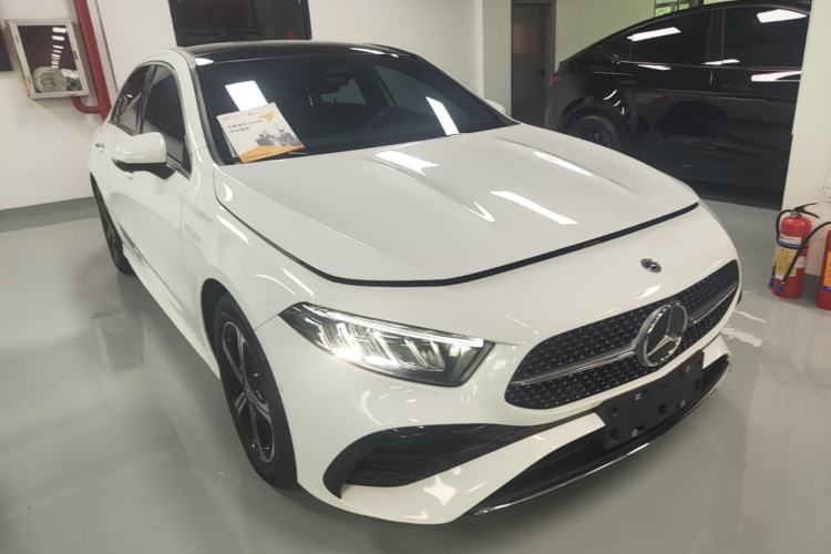 Used Mercedes-Benz A-Class 2022 Revised Version A 200 L Sport Sedan Fashionable Style Front Right 45 Deg