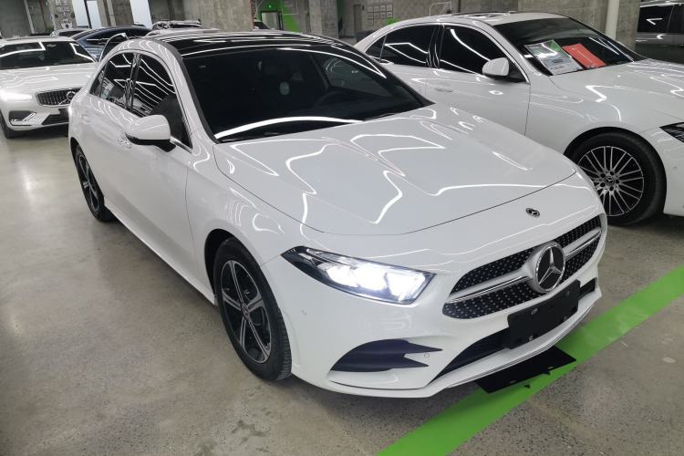 Used Mercedes-Benz A-Class 2022 Revised Version A 200 L Sport Sedan Fashionable Style Front Right 45 Deg